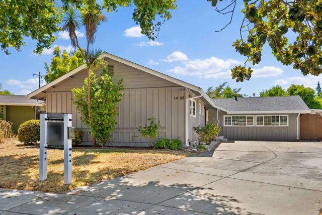 1488 Sunland Court, San Jose CA: https://media.crmls.org/mediaz/af4054c3-5176-4ba5-9fc2-79389bbcf283.jpg
