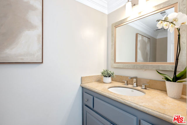 2407 Bayview Drive, Manhattan Beach CA: https://media.crmls.org/mediaz/af40f484-6957-43c5-b1b3-7cfe6203ac98.jpg