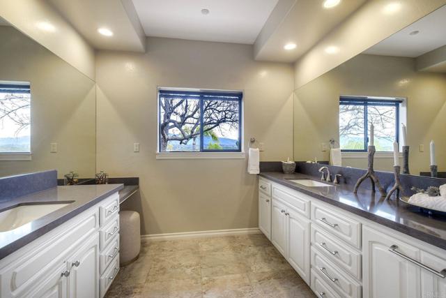 Detail Gallery Image 20 of 52 For 13590 Anthony Ridge Rd, Valley Center,  CA 92082 - 3 Beds | 4/1 Baths