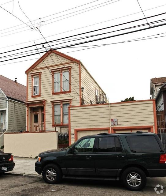 13391341 York Street, San Francisco CA: https://media.crmls.org/mediaz/af4274d0-ba1f-48b7-9c74-19dbbabf4b04.jpg