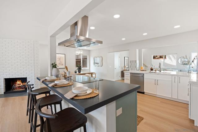 3910 Adams Street, Carlsbad CA: https://media.crmls.org/mediaz/af42b639-5269-4434-81ae-f3aafec861d8.jpg