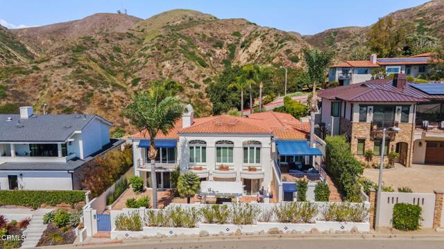 518 Lincoln Drive, Ventura CA: https://media.crmls.org/mediaz/af43148b-7d9e-49e4-910c-b583f24b5ec6.jpg