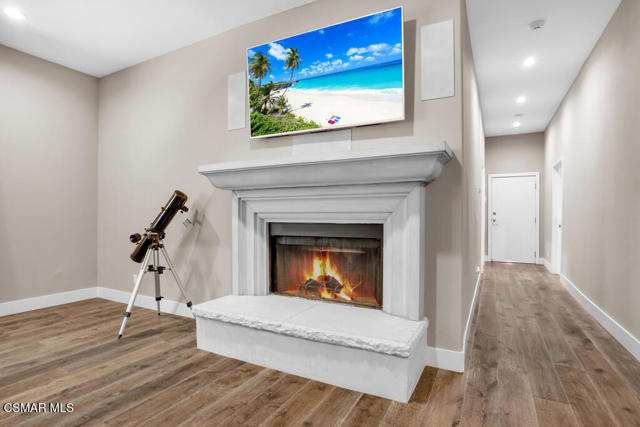 4953 Kilburn Court, Oak Park CA: https://media.crmls.org/mediaz/af4406a6-37aa-47b6-9cd5-833c1fd2d303.jpg
