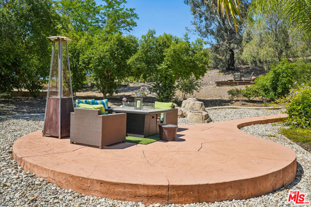 2084 Hopewell Court, Thousand Oaks CA: https://media.crmls.org/mediaz/af44433a-ecde-4321-b4e8-d0bd55a9924a.jpg