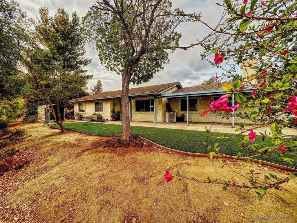 13484 Hilldale Rd, Valley Center, CA 92082