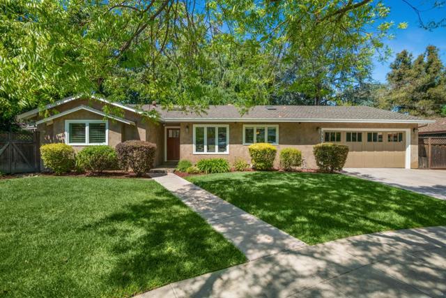 137 Fairmead Lane, Los Gatos CA: https://media.crmls.org/mediaz/af44d919-9860-4b4b-821d-7d7b002163a3.jpg