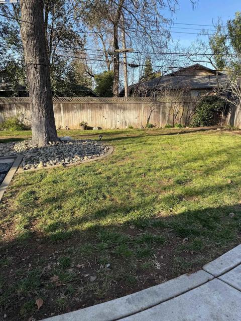 Image 13 of 16 For 4901 Eden Ct