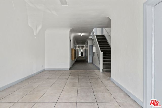 223 N Breed Street, Los Angeles CA: https://media.crmls.org/mediaz/af45522a-e653-4cd5-acc3-6f3bfccd898f.jpg