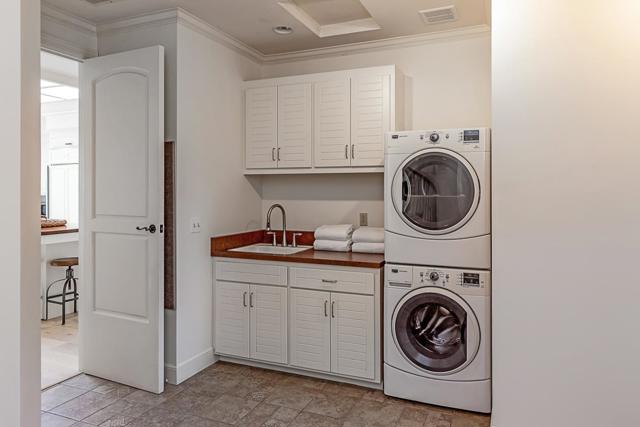 1205 Trinity Drive, Menlo Park CA: https://media.crmls.org/mediaz/af456223-977e-4158-88b1-d61089386252.jpg