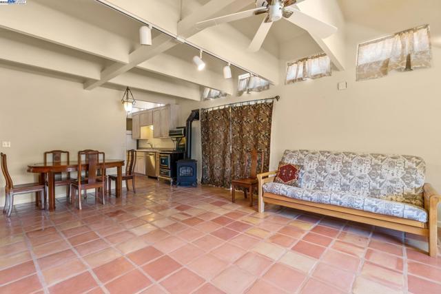 59480 Mines Rd, Livermore CA: https://media.crmls.org/mediaz/af45997c-7141-47a7-baea-77d5e5cc9ea8.jpg