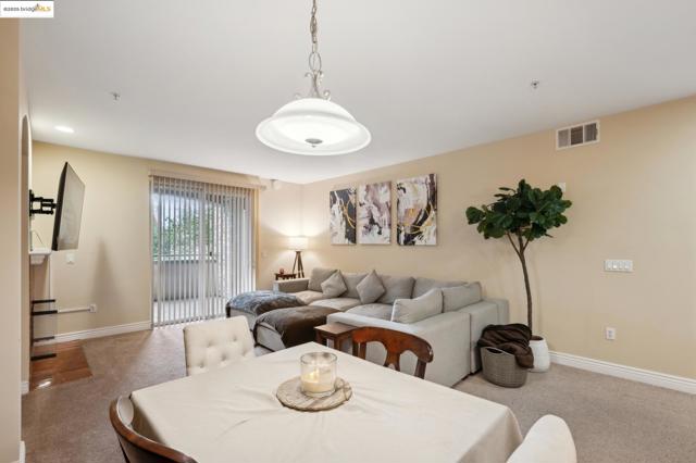 1310 Creekside Dr, Walnut Creek CA: https://media.crmls.org/mediaz/af46ccc2-fa5d-437c-b05c-e1104312c968.jpg