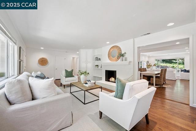 4 Harold Dr, Moraga CA: https://media.crmls.org/mediaz/af470f86-b7df-49ee-adb4-56a973566f04.jpg