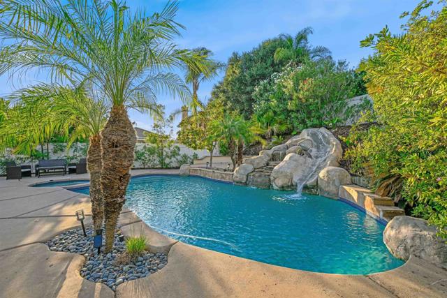 3140 Willow Creek Pl, Escondido CA: https://media.crmls.org/mediaz/af47aa71-a7ff-41d7-88cd-51980ffe6dc0.jpg