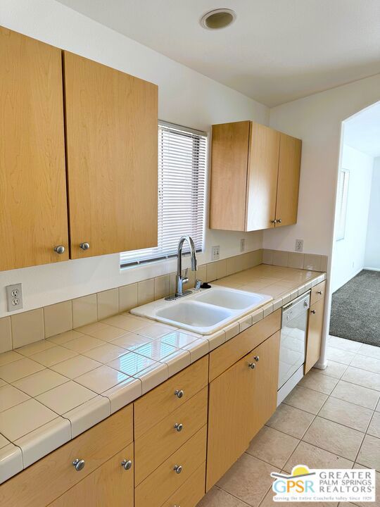 9700 Santa Cruz Road, Desert Hot Springs CA: https://media.crmls.org/mediaz/af47b632-4d54-4f57-b751-308fa36b0ee1.jpg