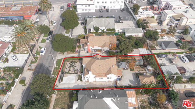 1026 Westchester Place, Los Angeles CA: https://media.crmls.org/mediaz/af48731c-3f99-4db8-80b2-2c62d2093ef2.jpg