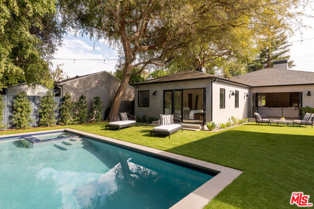 12227 La Maida Street, Valley Village CA: https://media.crmls.org/mediaz/af48c118-fe5f-49f5-970d-b1d658744570.jpg