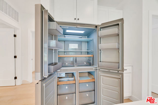 4308 Victoria Park Drive, Los Angeles CA: https://media.crmls.org/mediaz/af48e561-ca88-49a4-b43c-1032adf14224.jpg