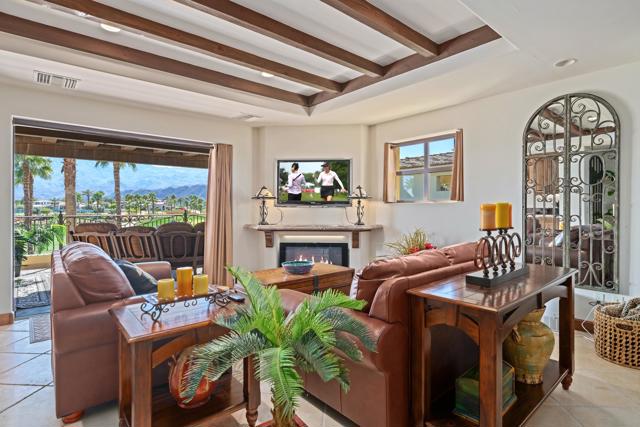 80675 Via Portofino, La Quinta CA: https://media.crmls.org/mediaz/af49a571-7996-44f5-9fe3-0c4b5ef7b32e.jpg