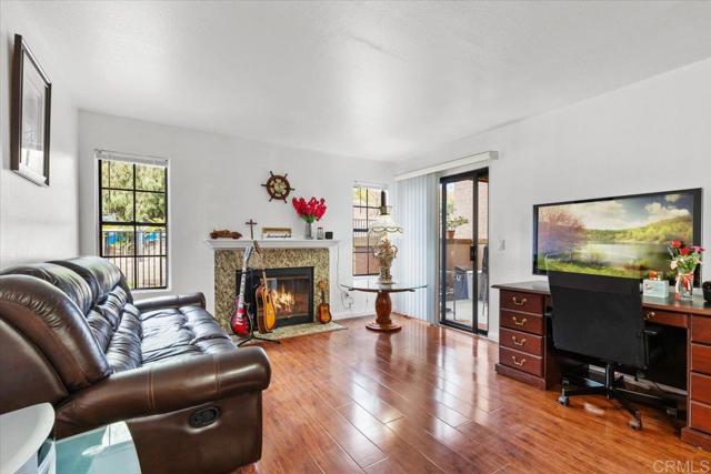 12059 Alta Carmel Ct, San Diego CA: https://media.crmls.org/mediaz/af4a24cc-282a-4dc9-a2e6-d15d2897cd4d.jpg