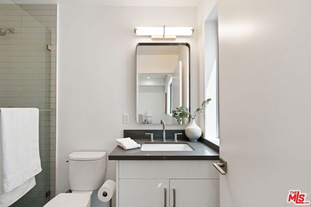 12614 Venice Boulevard, Los Angeles CA: https://media.crmls.org/mediaz/af4aae64-66be-4fad-b6c7-981dd1ed267a.jpg