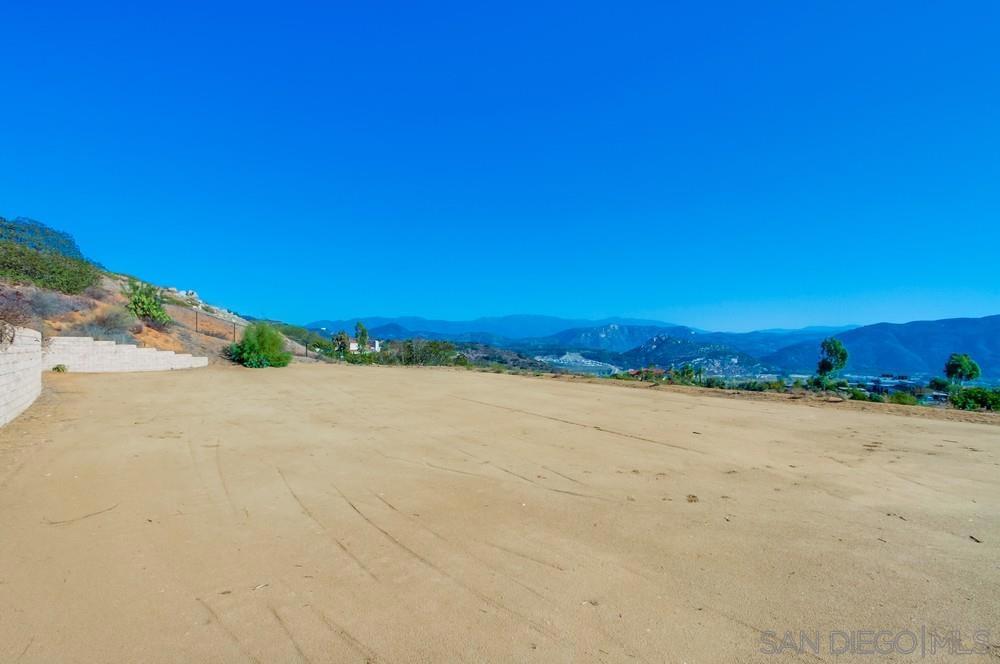 MLS #250032615SD img 18