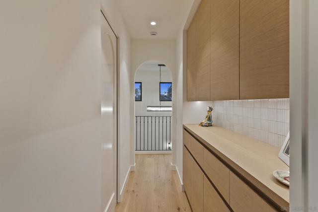4223 Middlesex Dr, San Diego CA: https://media.crmls.org/mediaz/af4b4f2a-06e6-4977-840a-9d1c7d2a267a.jpg