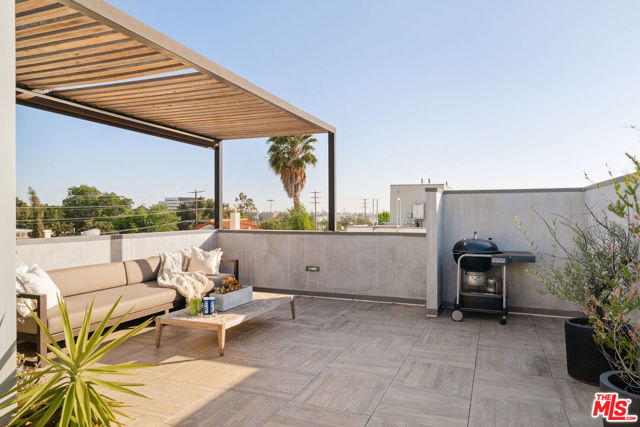 1752 Stoner Avenue, Los Angeles CA: https://media.crmls.org/mediaz/af4b6faa-54a3-4e7d-8551-a0a77a804fa2.jpg