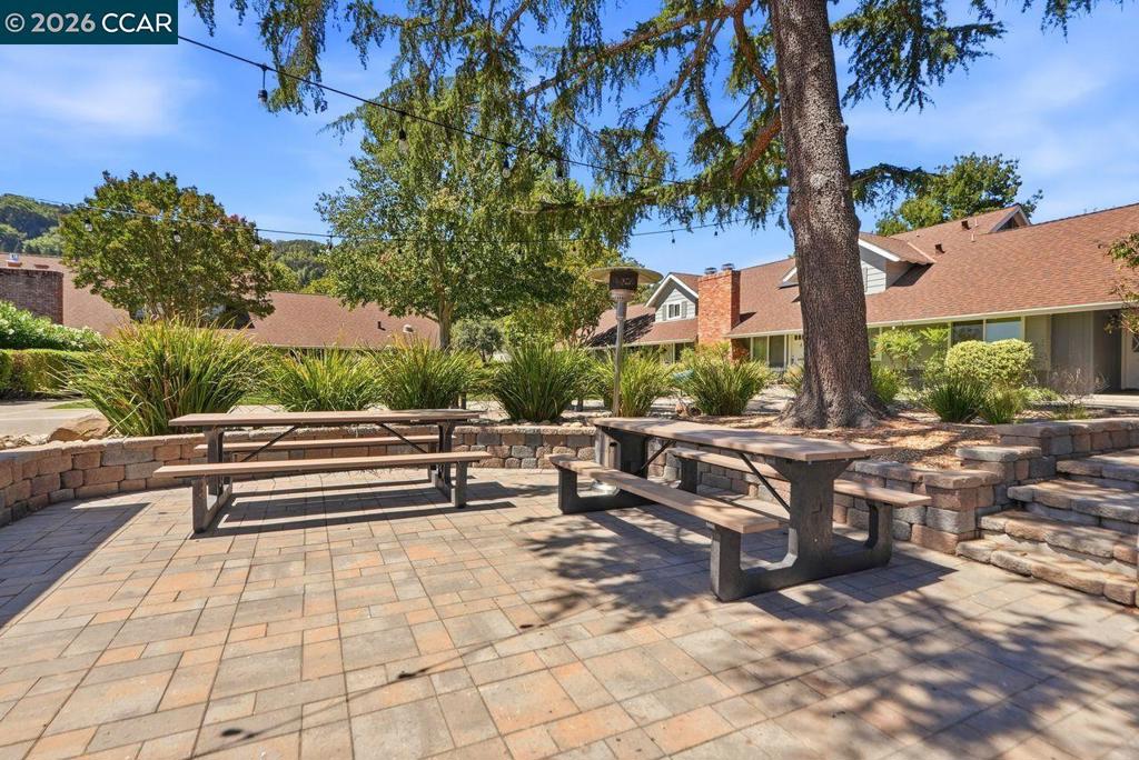 https://media.crmls.org/mediaz/af4b802b-d517-42ca-9ceb-38b9818b1643.jpg?preset=X-Large