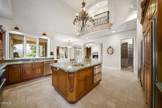 Detail Gallery Image 7 of 31 For 3243 Calle De Debesa, Camarillo,  CA 93010 - 6 Beds | 5/1 Baths