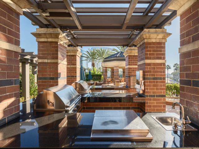 500 W Harbor Dr, San Diego CA: https://media.crmls.org/mediaz/af4b8dd2-c0c7-4765-bc32-53fe3c1939e0.jpg