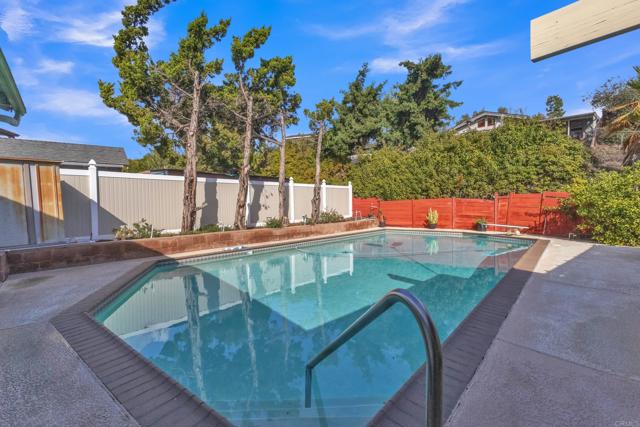 1545 Meadow, El Cajon CA: https://media.crmls.org/mediaz/af4bc316-4e21-4231-a801-c09db25f76f1.jpg