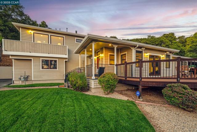 3981 Amyx Ct, Hayward CA: https://media.crmls.org/mediaz/af4be1fd-9c71-4ad0-9832-b318982a495b.jpg