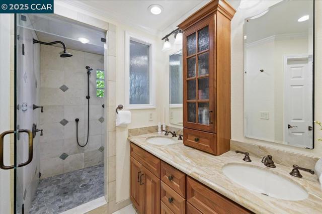 9461 Thunderbird Pl, San Ramon CA: https://media.crmls.org/mediaz/af4c2bd4-362f-4f8d-afc4-7fb289951357.jpg