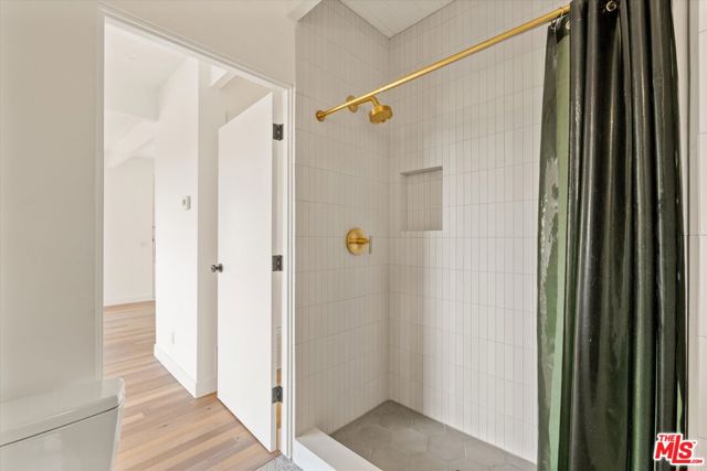 4950 Marmol Drive, Woodland Hills CA: https://media.crmls.org/mediaz/af4c32dc-f255-4e1e-ad11-d3369cab472c.jpg