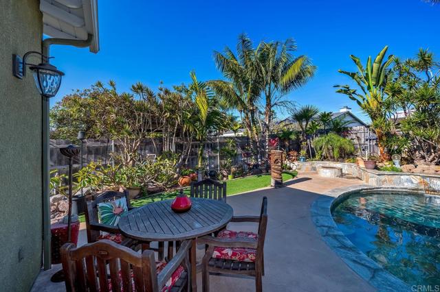 2722 Penkea Drive, Oceanside CA: https://media.crmls.org/mediaz/af4d2f89-b355-4b3f-bb88-d7de3d61c27c.jpg