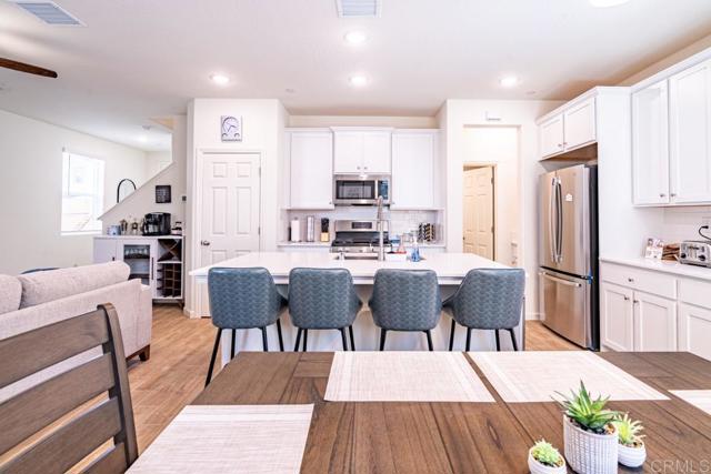 Detail Gallery Image 8 of 26 For 6446 E Meritage Dr, Fresno,  CA 93727 - 3 Beds | 2/1 Baths