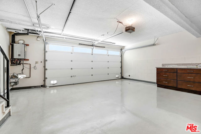631 Strand Street, Santa Monica CA: https://media.crmls.org/mediaz/af4d5dd9-2aee-46e7-b715-47f76ff1b7d3.jpg