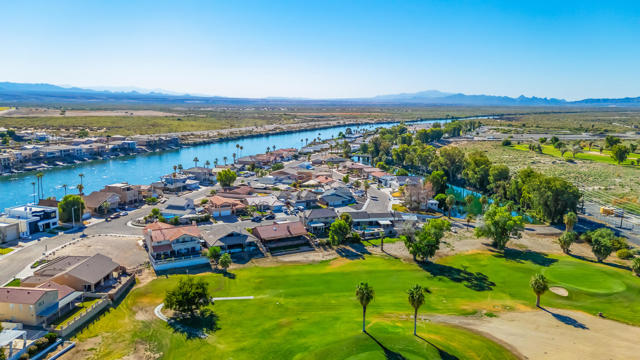 204 Fairway Drive, Needles CA: https://media.crmls.org/mediaz/af4d66dd-074b-4fc8-a07d-3f954c38a75e.jpg