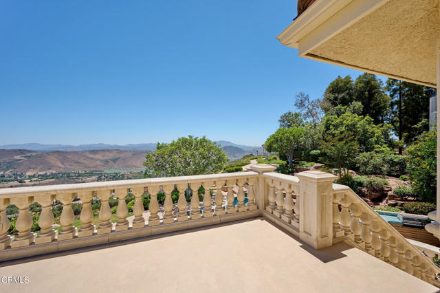 11848 Presilla Road, Camarillo CA: https://media.crmls.org/mediaz/af4d6d26-6f3f-447d-a91e-b8b55a905597.jpg
