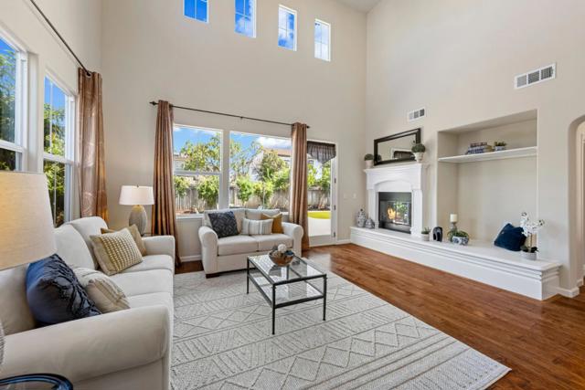 7634 Alister Court, Gilroy CA: https://media.crmls.org/mediaz/af4d8d03-56ac-4fde-a74f-4a18180f1ec2.jpg