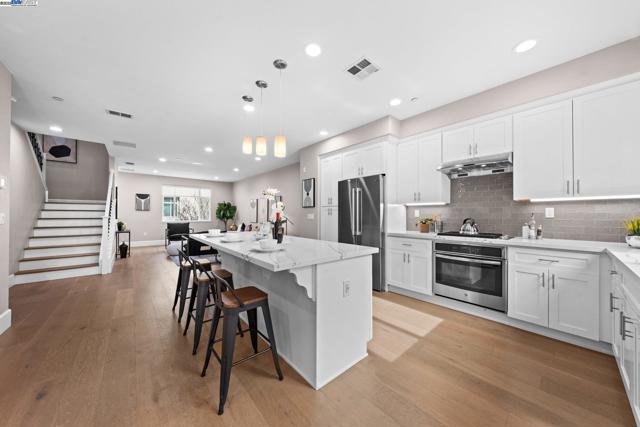 5223 S Esprit Loop, Dublin CA: https://media.crmls.org/mediaz/af4e00c9-b336-40e1-bc38-cabf624c27a8.jpg