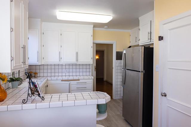 1541 Maple Street, San Mateo CA: https://media.crmls.org/mediaz/af4e2cb4-984e-4955-a652-cc5c7222569b.jpg