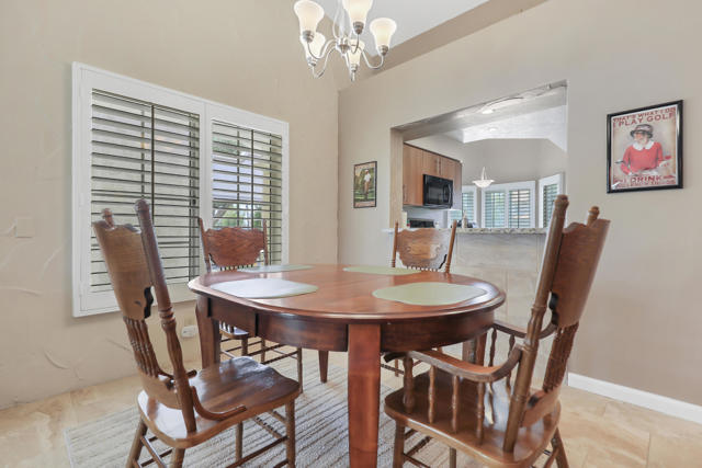 450 Desert Falls N Drive, Palm Desert CA: https://media.crmls.org/mediaz/af4e4f38-40f0-4106-a641-4ac3c17bb4fd.jpg