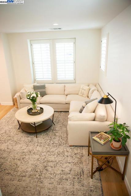 4719 Malayan, San Ramon CA: https://media.crmls.org/mediaz/af4f8373-abe5-4e69-80d9-1d4d6845a895.jpg
