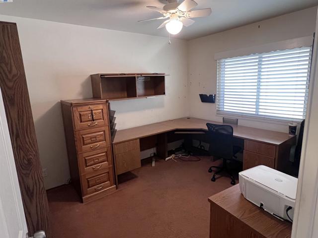 1222 Murdell Ln, Livermore CA: https://media.crmls.org/mediaz/af4fcea5-65e1-49f2-b945-bc0f7b963fe3.jpg