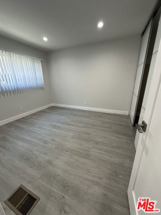 1118 S Holt Avenue, Los Angeles CA: https://media.crmls.org/mediaz/af4ffa25-b0db-4890-9b69-9c2809b04f50.jpg