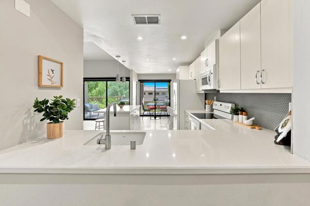 72302 Merry Vale Way, Palm Desert, CA 92260