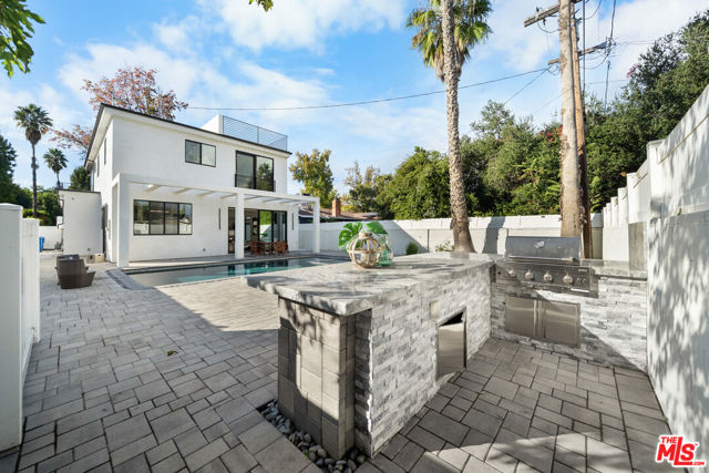 5812 Willis Avenue, Sherman Oaks CA: https://media.crmls.org/mediaz/af50678e-82ad-4b82-ac64-51e77ff66929.jpg