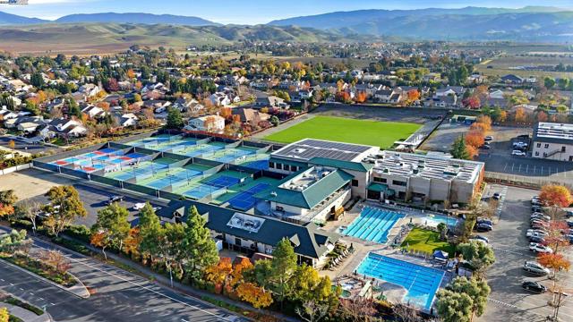 2215 Chardonnay Way, Livermore CA: https://media.crmls.org/mediaz/af5159d8-c1e4-40b3-a97d-7f5764ba8f5b.jpg