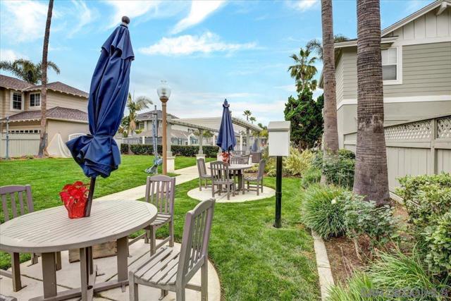 7052 Whitewater, Carlsbad CA: https://media.crmls.org/mediaz/af52038c-dbab-470f-8f83-08262562afa8.jpg